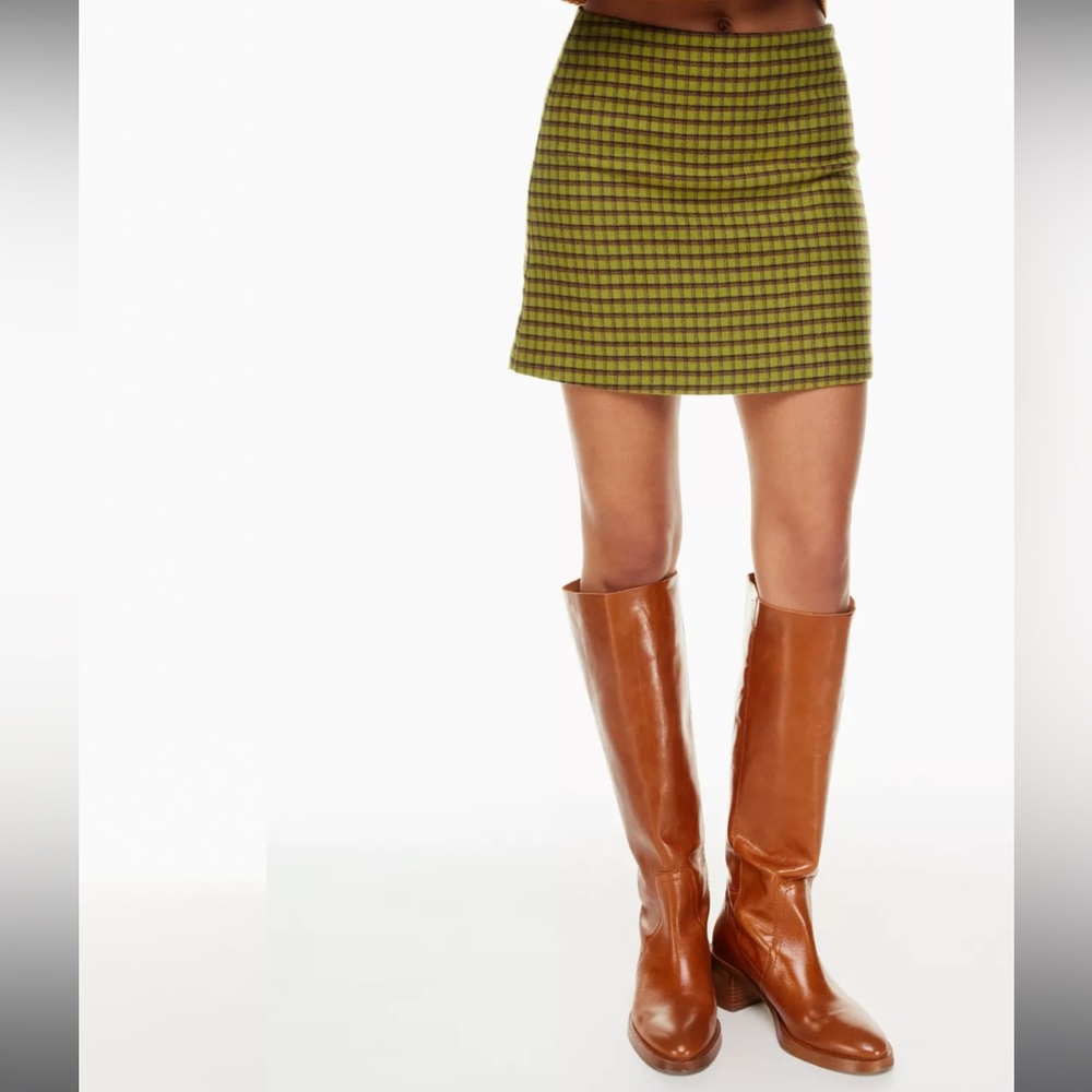 Artizia Wilfred
Classic Mini Skirt